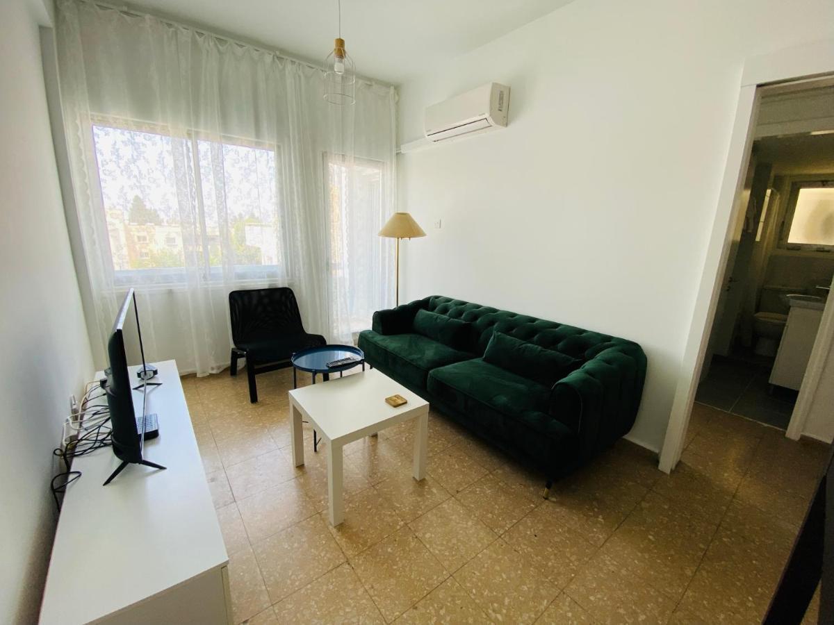 Simple One Bedroom Flat In Engomi المظهر الخارجي الصورة